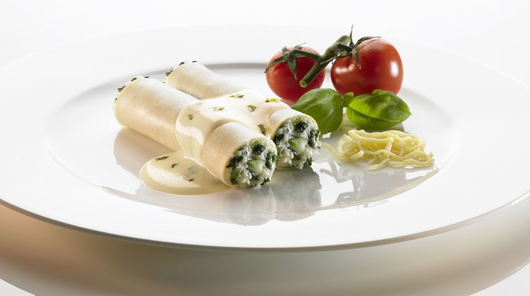 Vegetarische Cannellonie mit zucchini- spinat Füllung